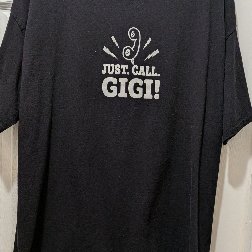 Hanes "Just Call Gigi! Black Graphic Tee. XL